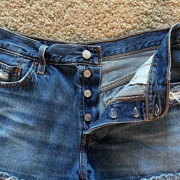 Levi 501 Shorts - Picture 4 of 5